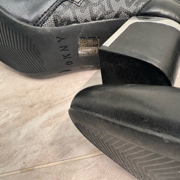 🔥DKNY KNEE HIGH BOOTS !🔥 - Picture 3 of 13